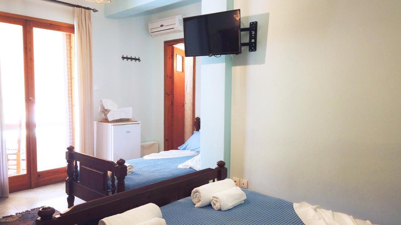 Fistiki Rooms Agia Marina  Exterior photo